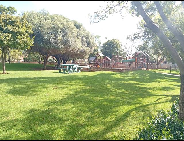 2 BEDROOM TOWNHOUSE FOR SALE IN EQUESTRIA